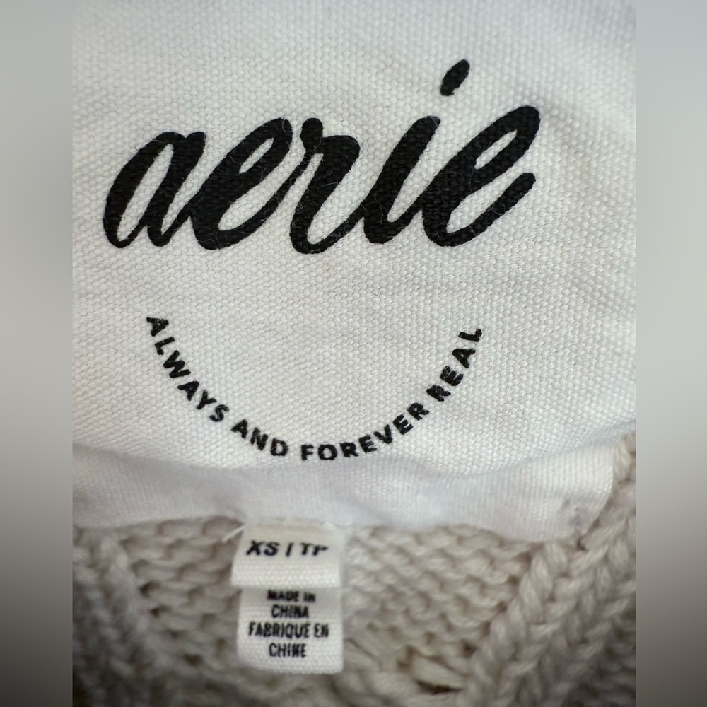 Aerie Cropped Cable V-Neck Sweater - Picture 5 of 7